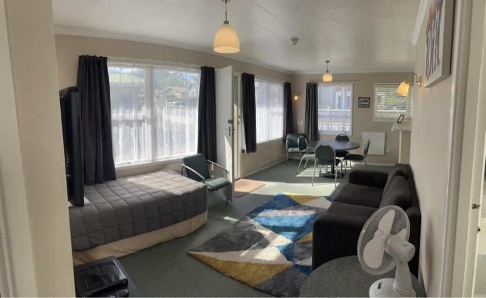 ניו פלימות' Amber Court Motel מראה חיצוני תמונה