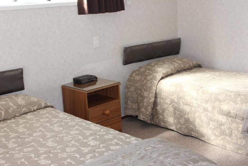 ניו פלימות' Amber Court Motel מראה חיצוני תמונה