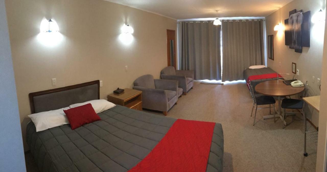 ניו פלימות' Amber Court Motel מראה חיצוני תמונה